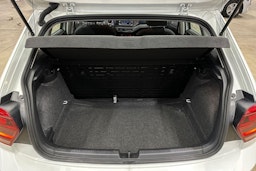 valkoinen Volkswagen Polo 2021 kuva 24.