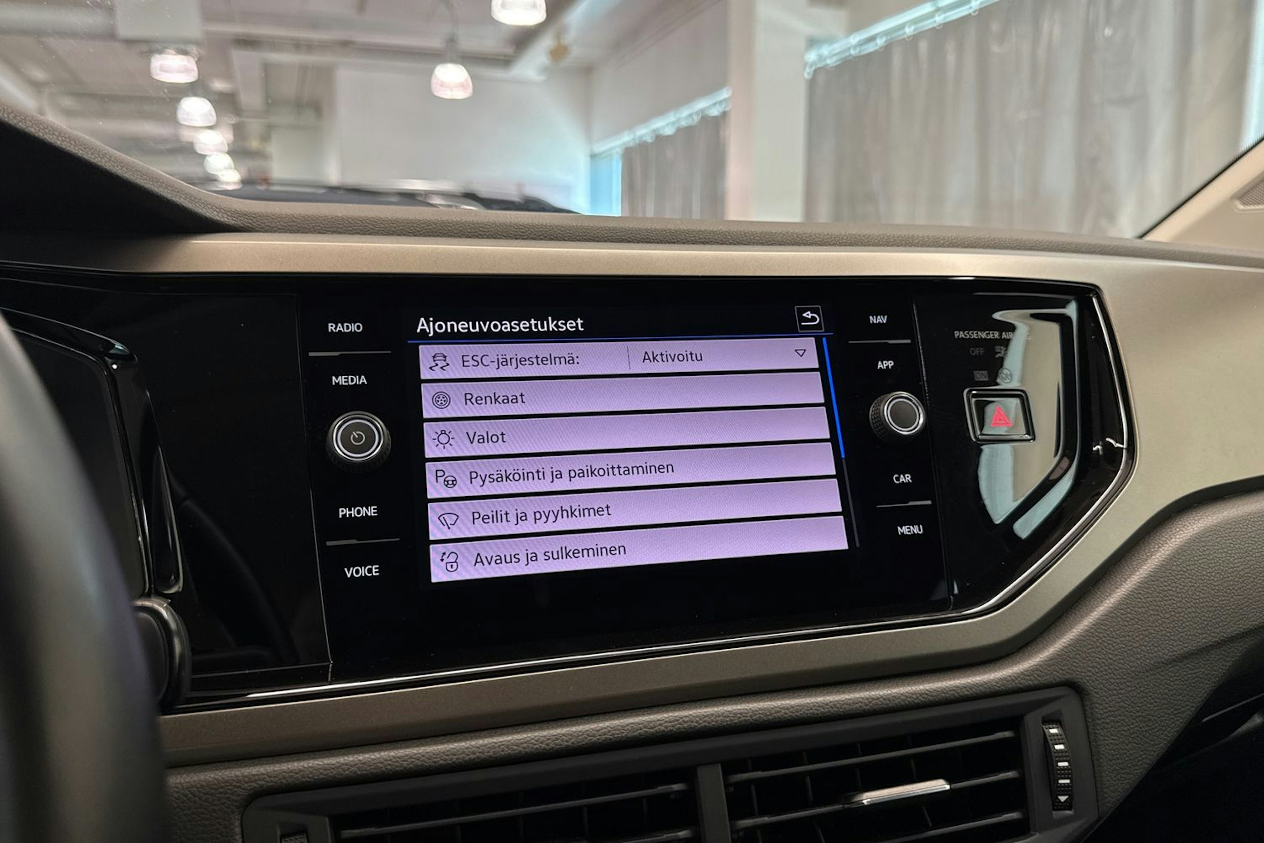 Punainen Volkswagen POLO 2021 kuva 27.