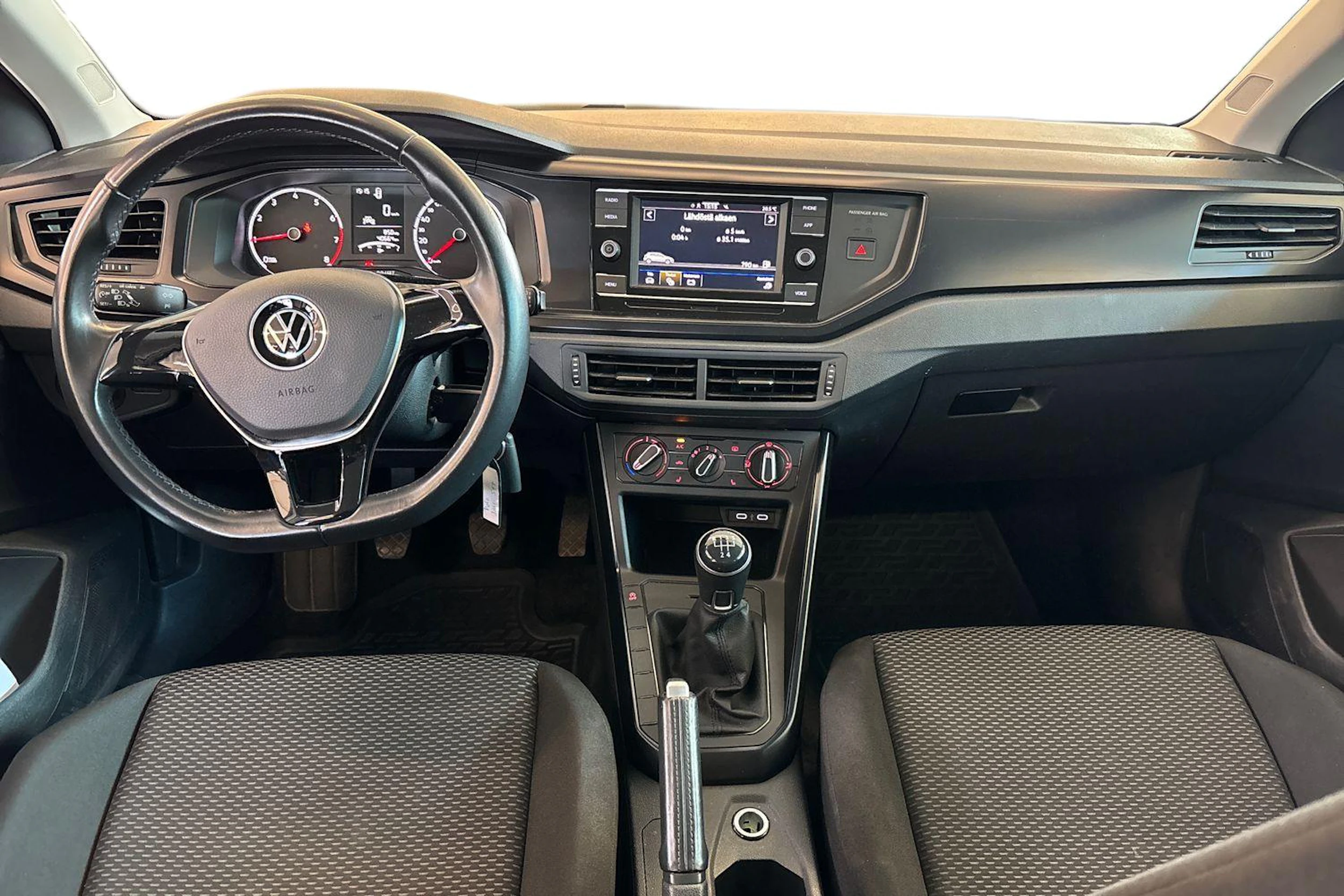 Valkoinen Volkswagen POLO 2021 kuva 7.