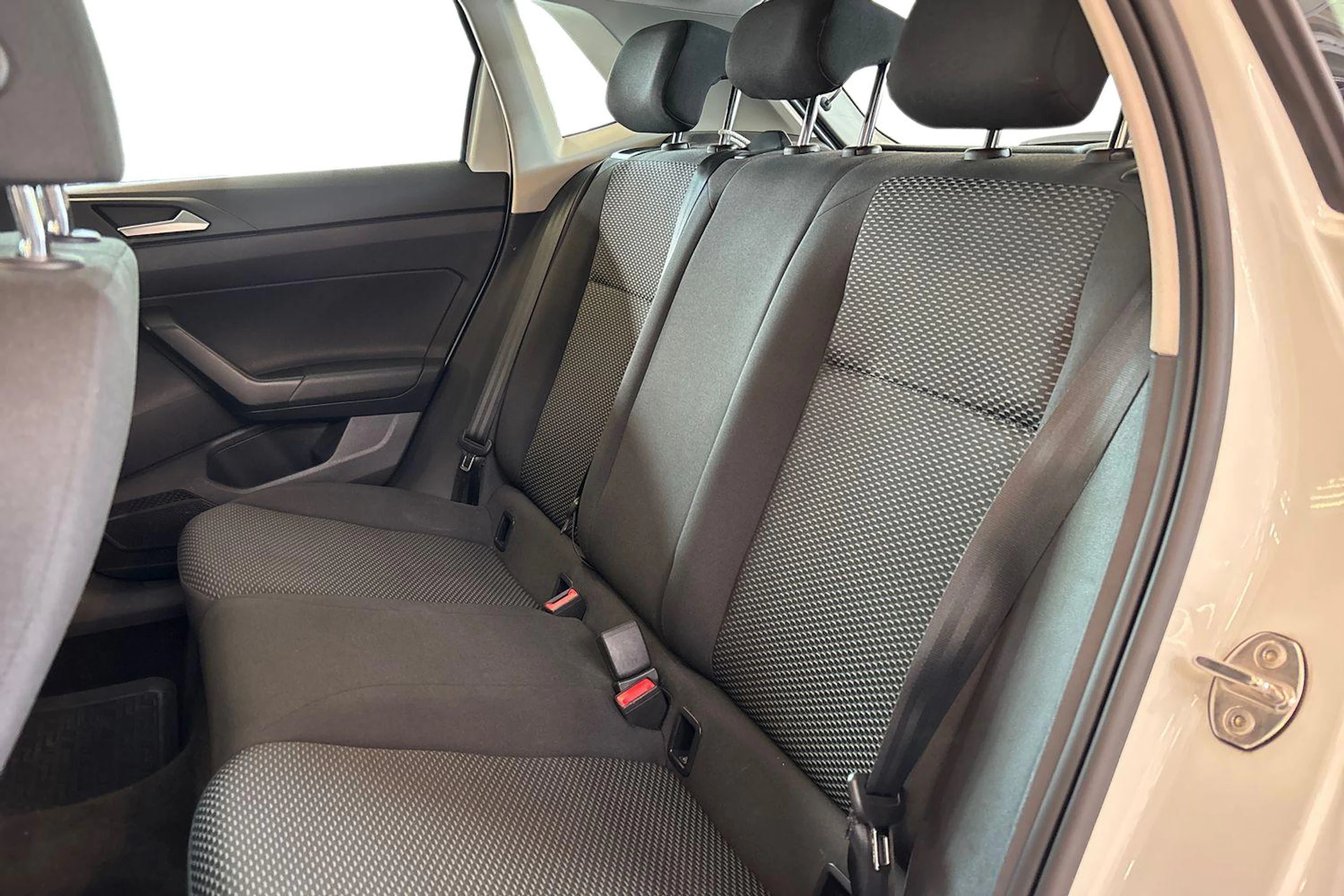 Valkoinen Volkswagen POLO 2021 kuva 8.