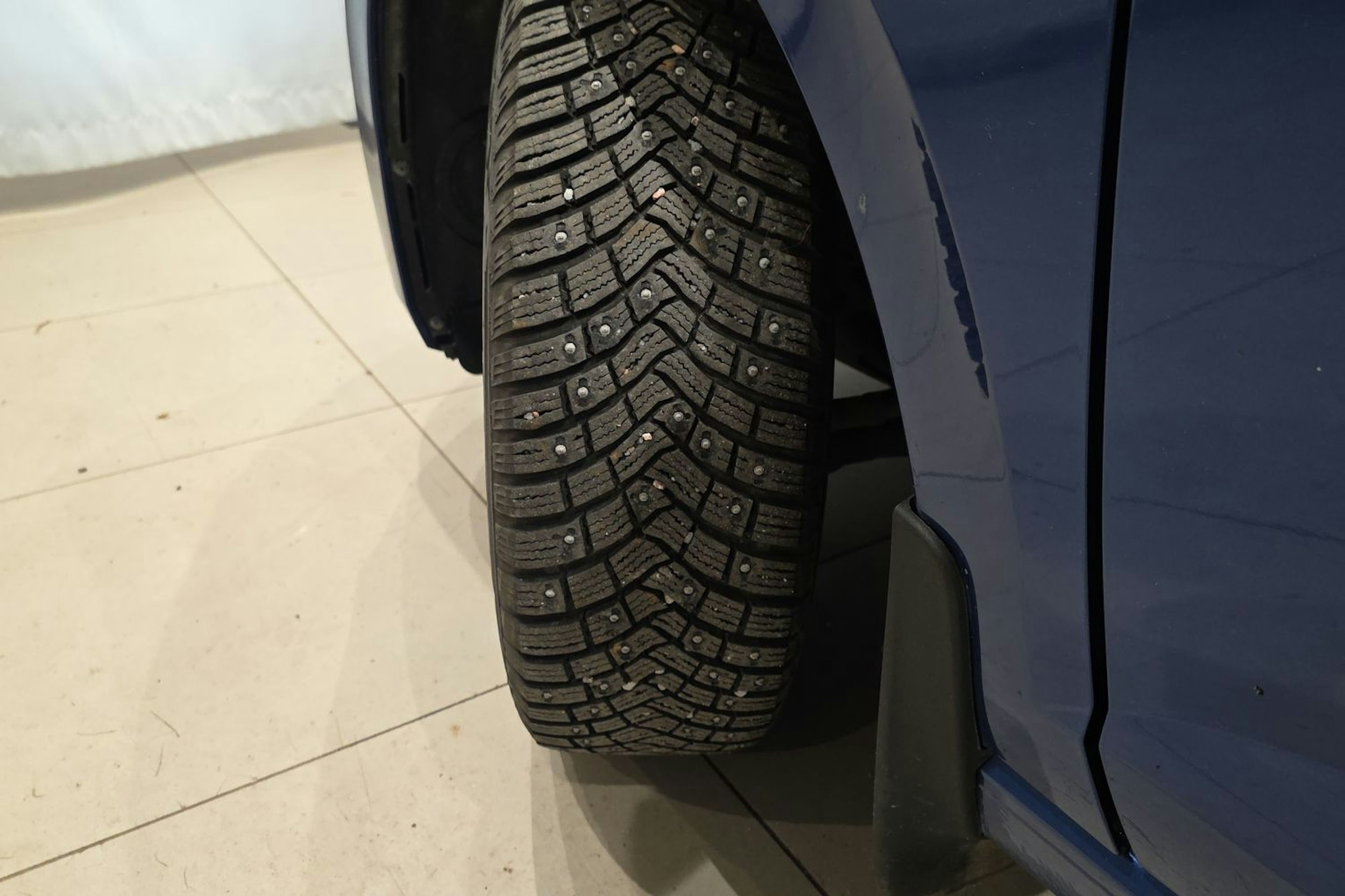 sininen Volkswagen Polo 2021 kuva 13.