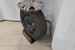 sininen Volkswagen Polo 2021 kuva 15.