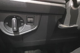 sininen Volkswagen Polo 2021 kuva 18.