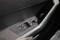 sininen Volkswagen Polo 2021 kuva 19.