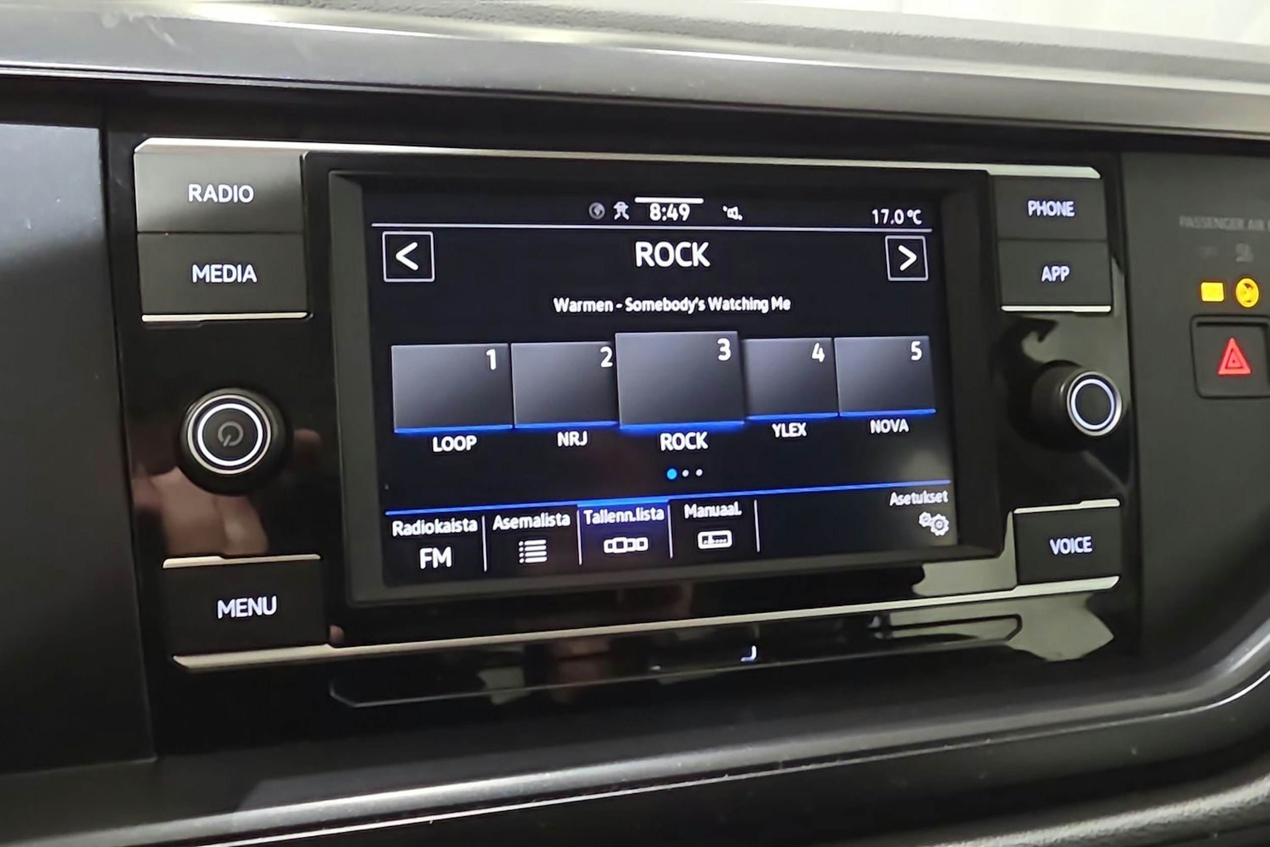 sininen Volkswagen Polo 2021 kuva 21.