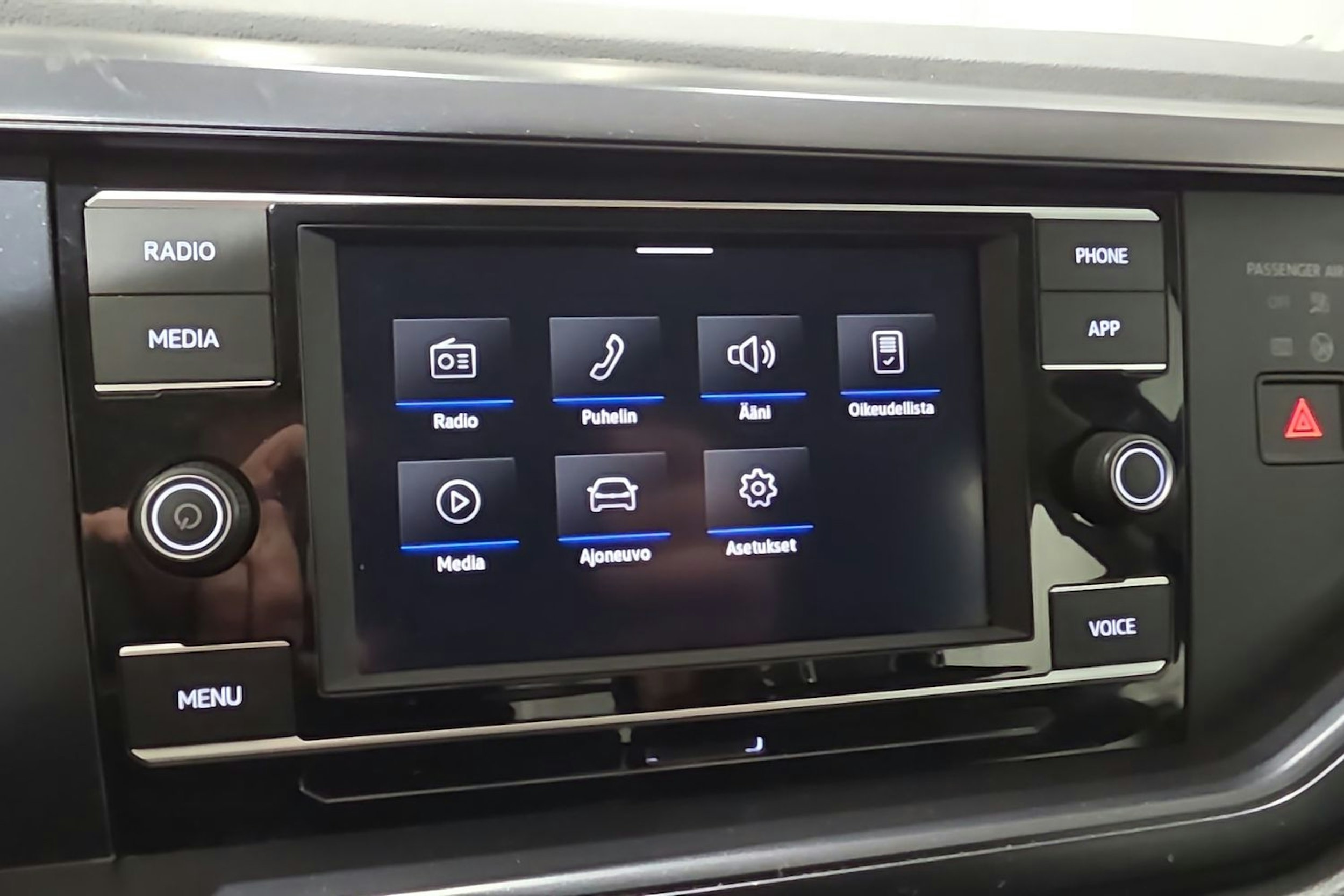 sininen Volkswagen Polo 2021 kuva 25.