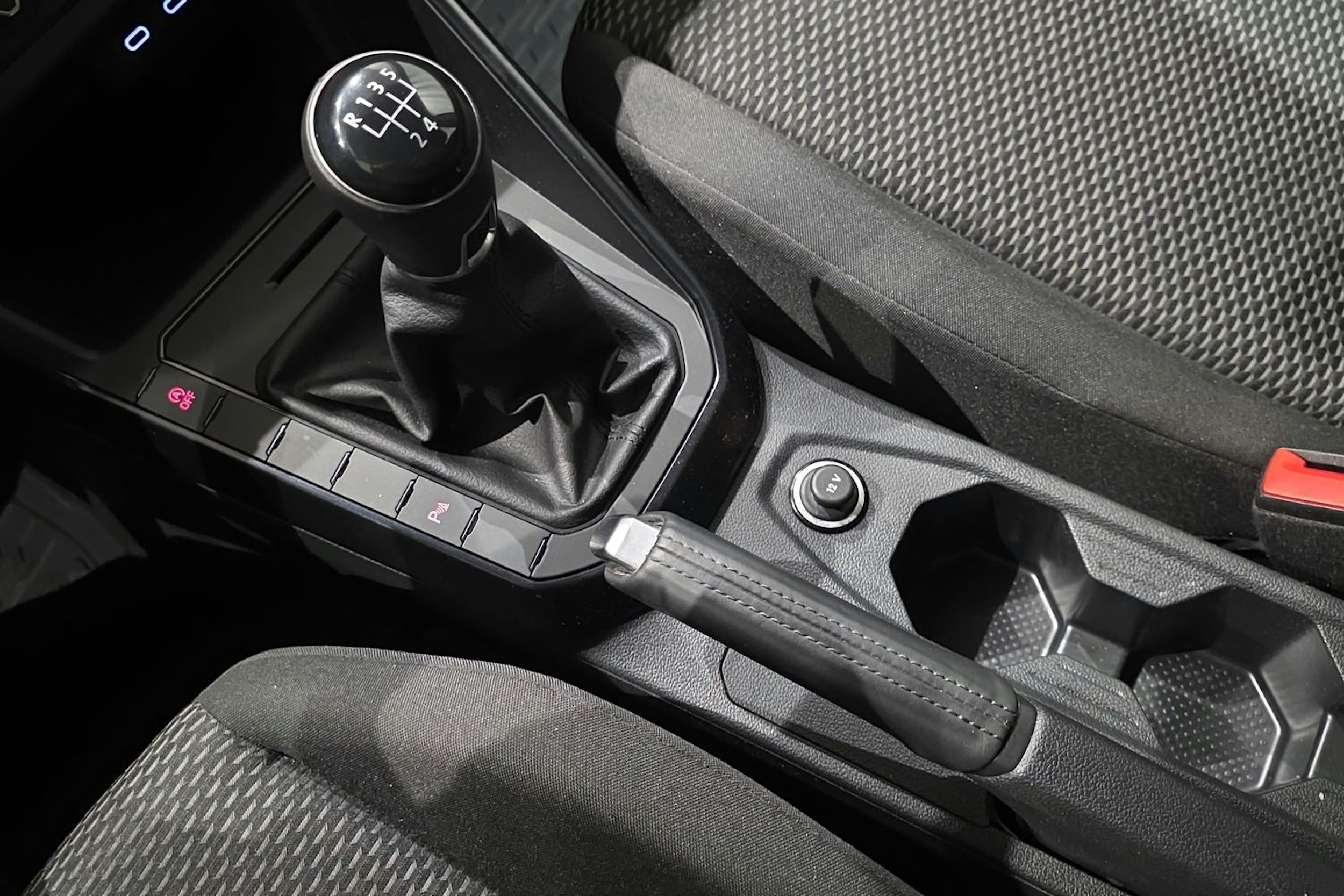 sininen Volkswagen Polo 2021 kuva 27.