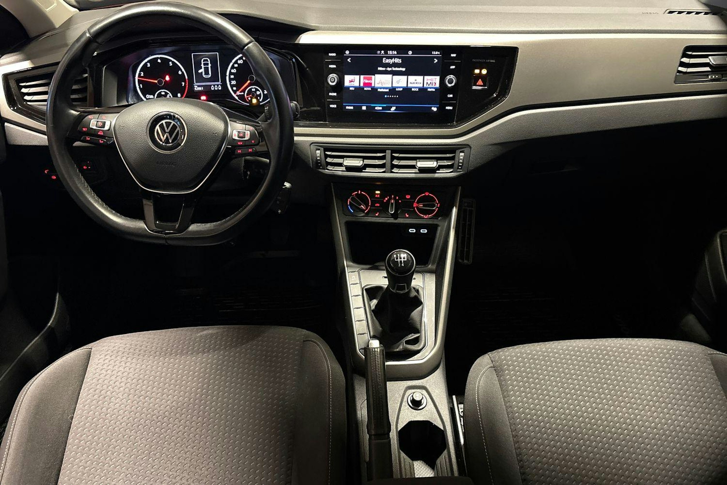 Oranssi Volkswagen POLO 2021 kuva 9.