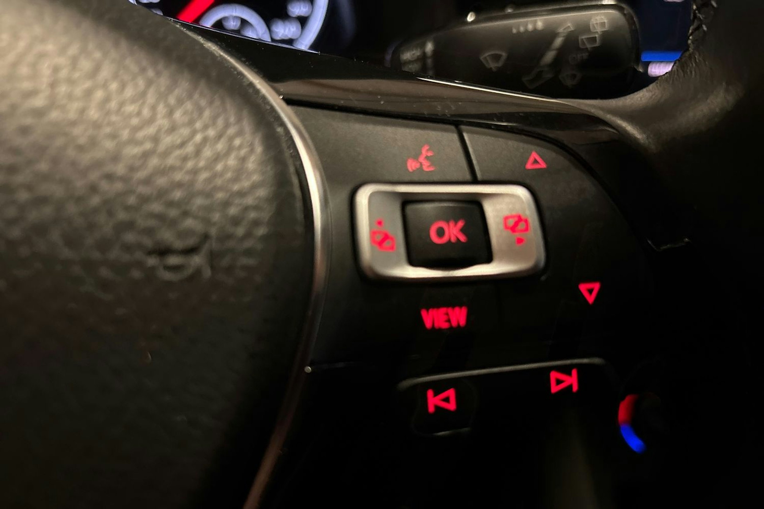 Oranssi Volkswagen POLO 2021 kuva 17.