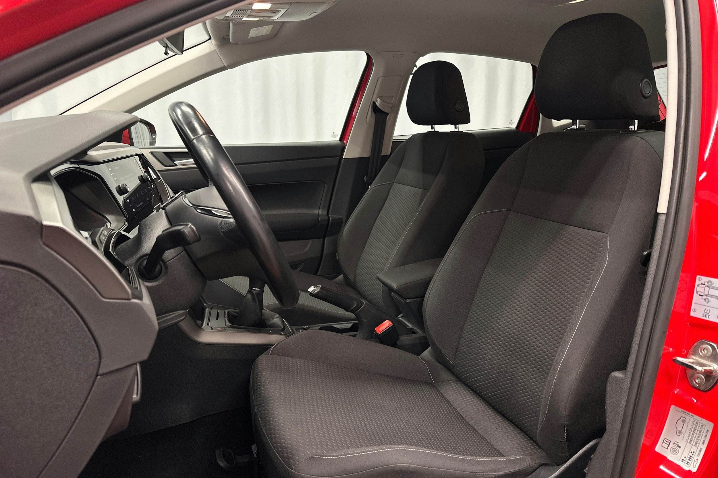 punainen Volkswagen Polo 2021 kuva 15.