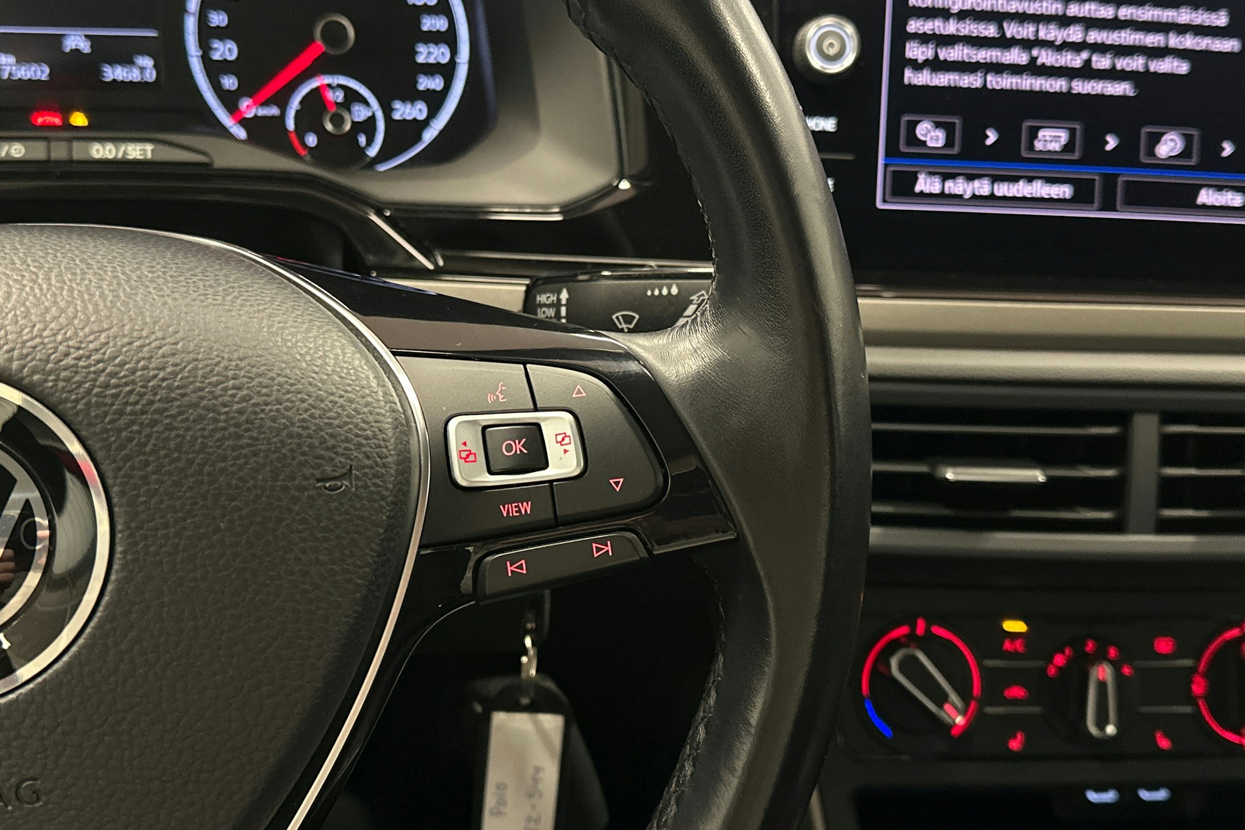 punainen Volkswagen Polo 2021 kuva 18.