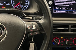 punainen Volkswagen Polo 2021 kuva 18.