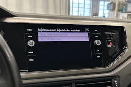 punainen Volkswagen Polo 2021 kuva 22.