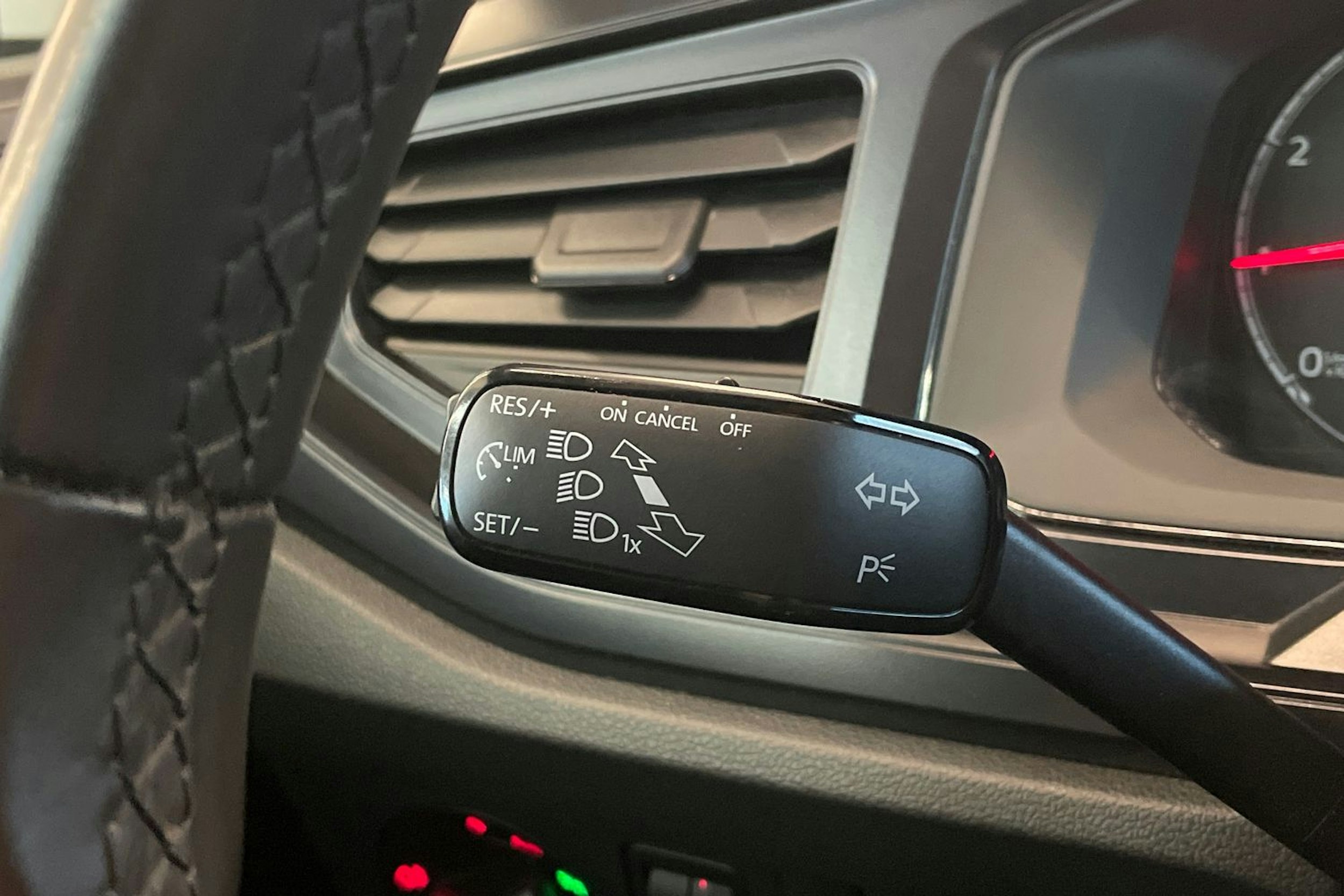 Valkoinen Volkswagen POLO 2021 kuva 15.