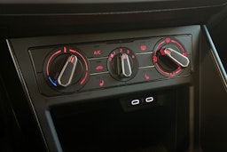 Valkoinen Volkswagen POLO 2021 kuva 17.