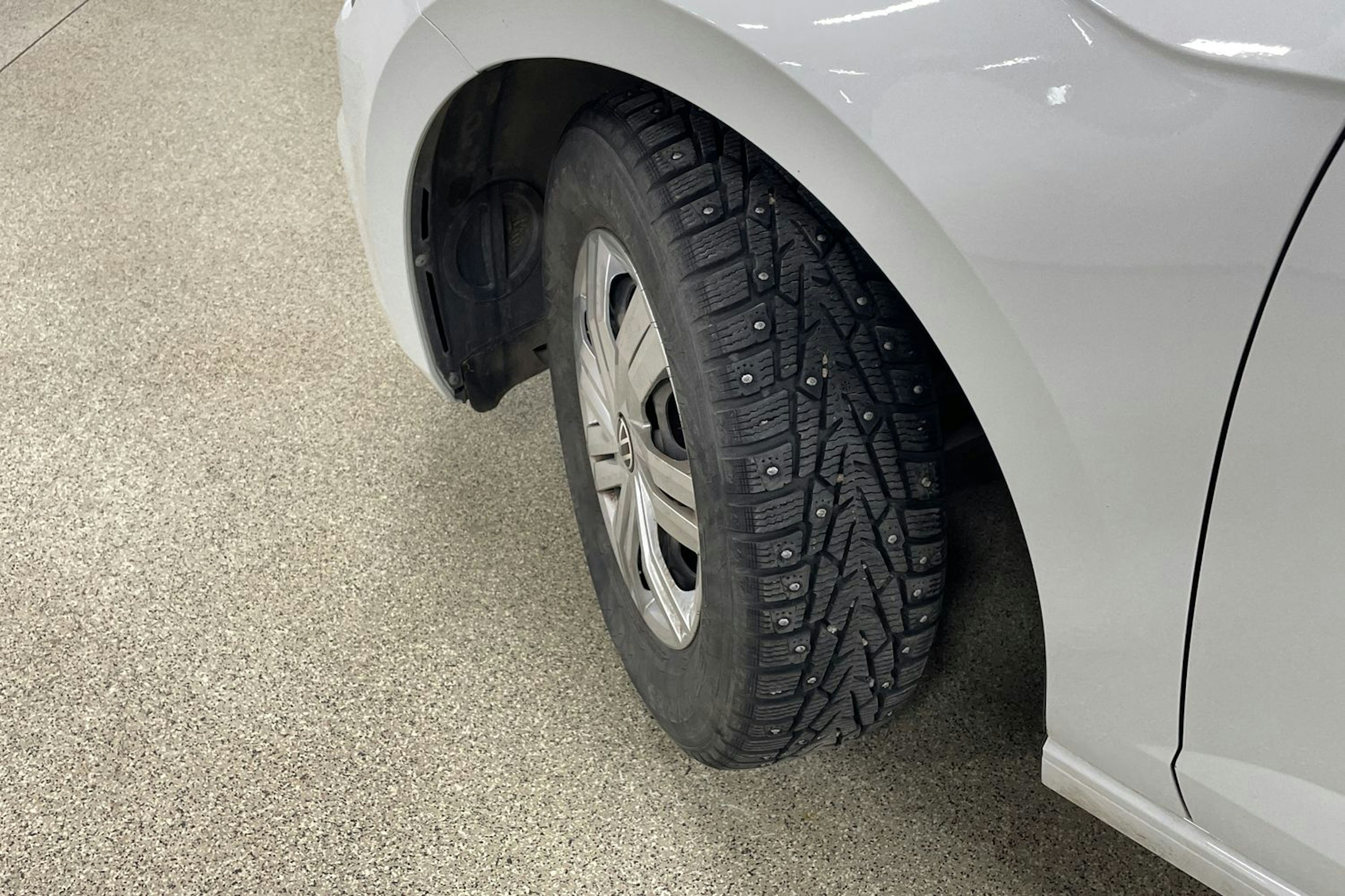 Valkoinen Volkswagen POLO 2021 kuva 10.