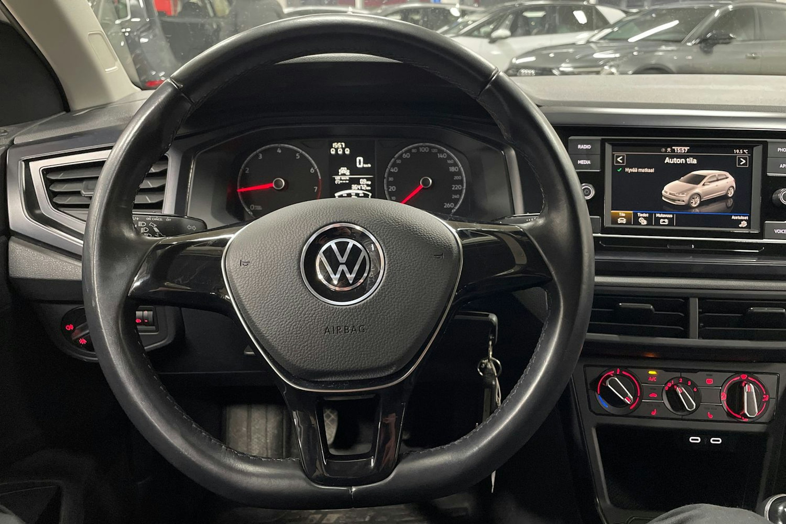 Valkoinen Volkswagen POLO 2021 kuva 14.