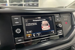 Valkoinen Volkswagen POLO 2021 kuva 15.