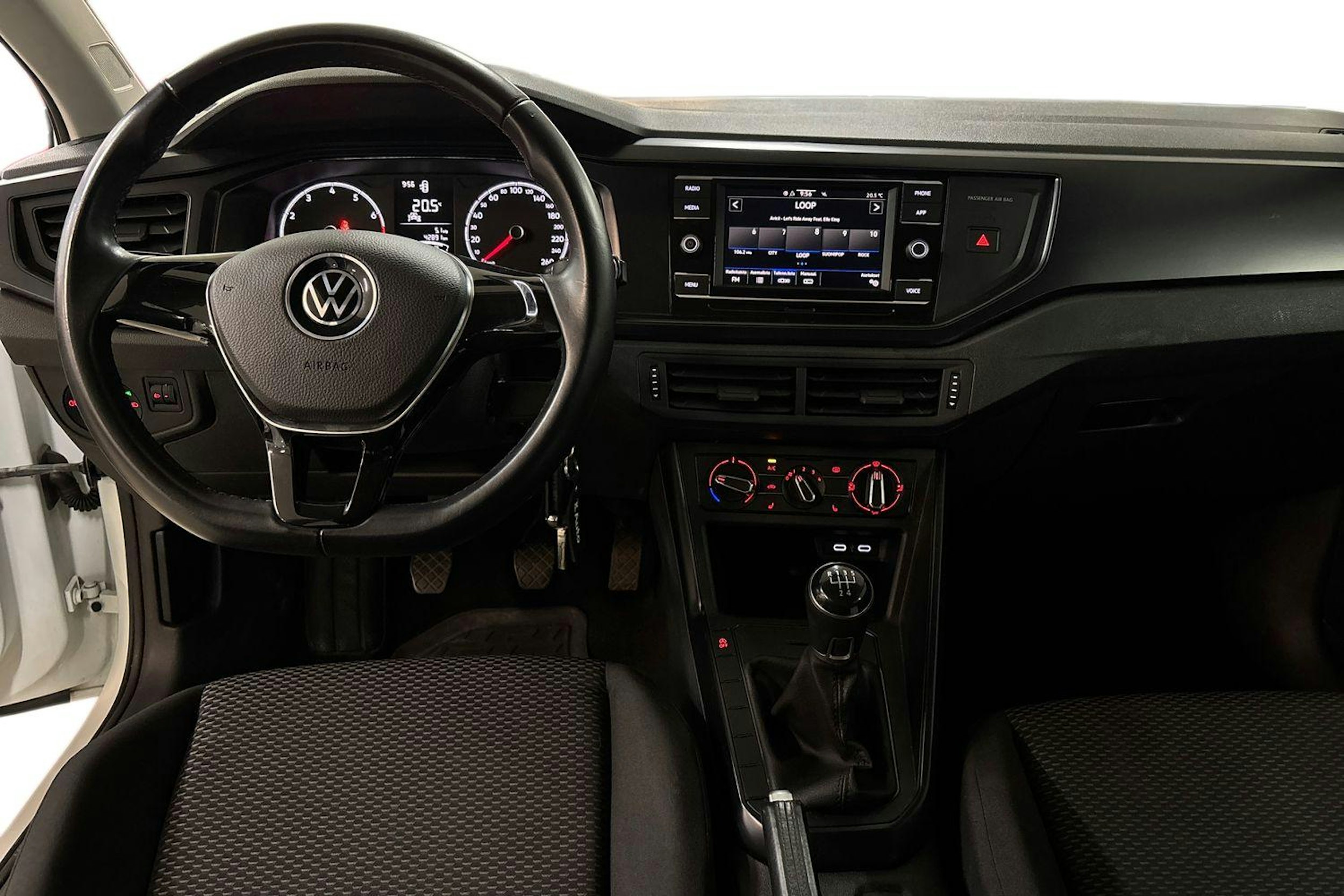 valkoinen Volkswagen Polo 2021 kuva 9.