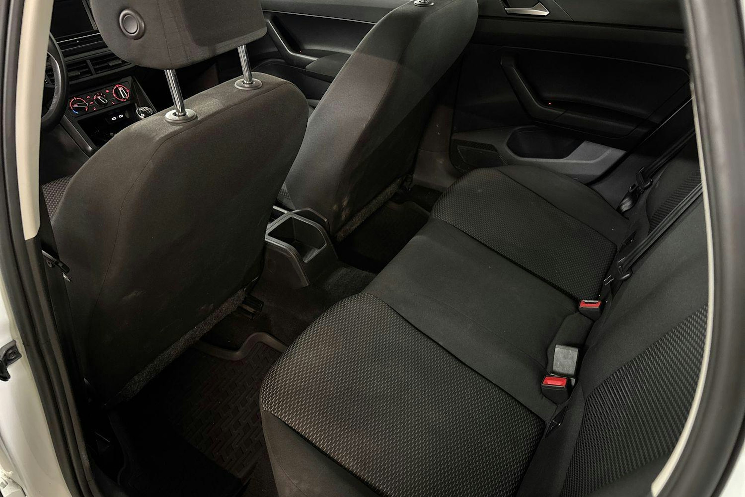 valkoinen Volkswagen Polo 2021 kuva 10.