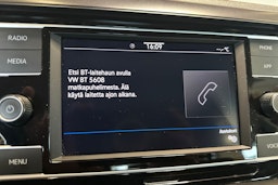 Punainen Volkswagen POLO 2021 kuva 15.