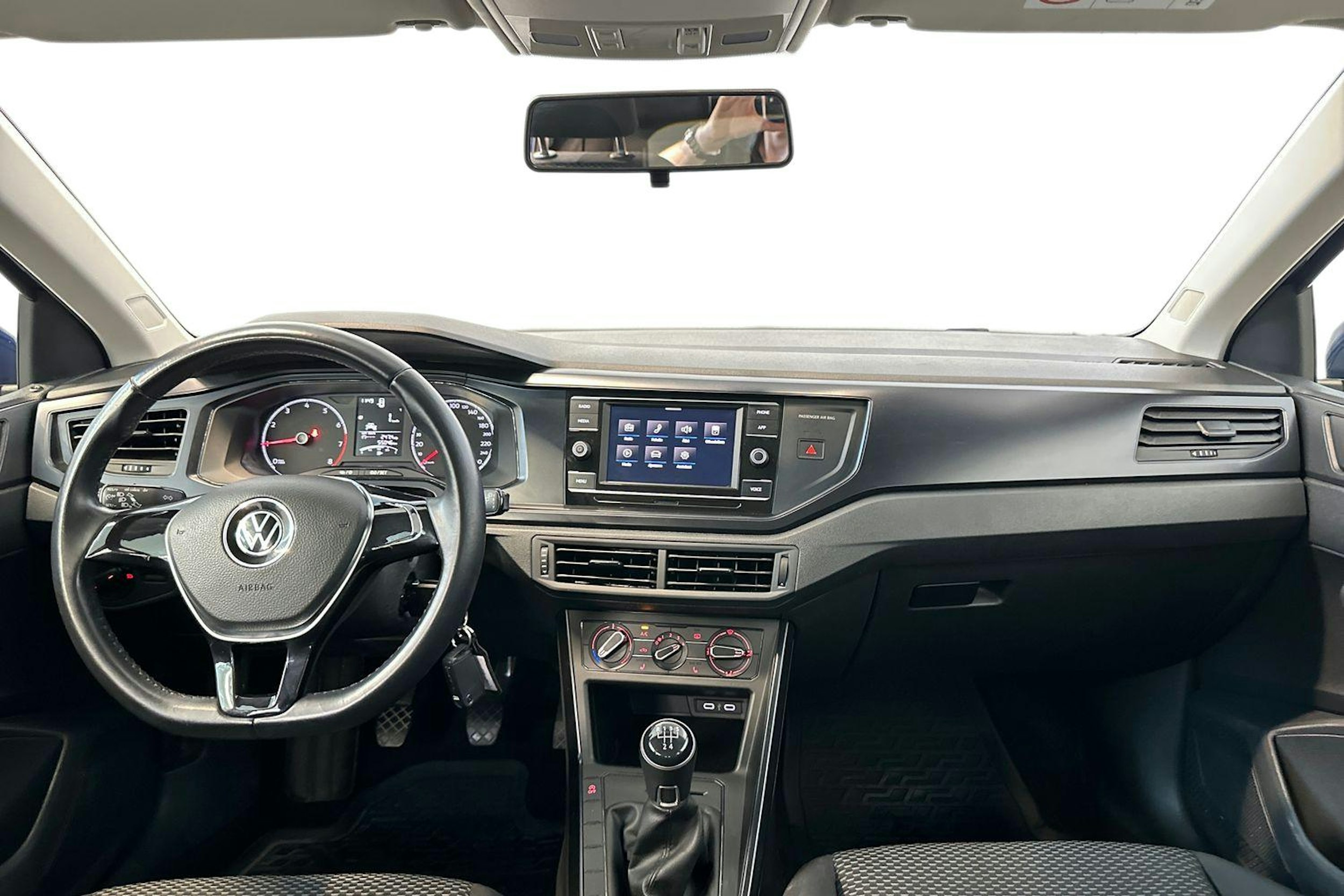 sininen Volkswagen Polo 2021 kuva 9.