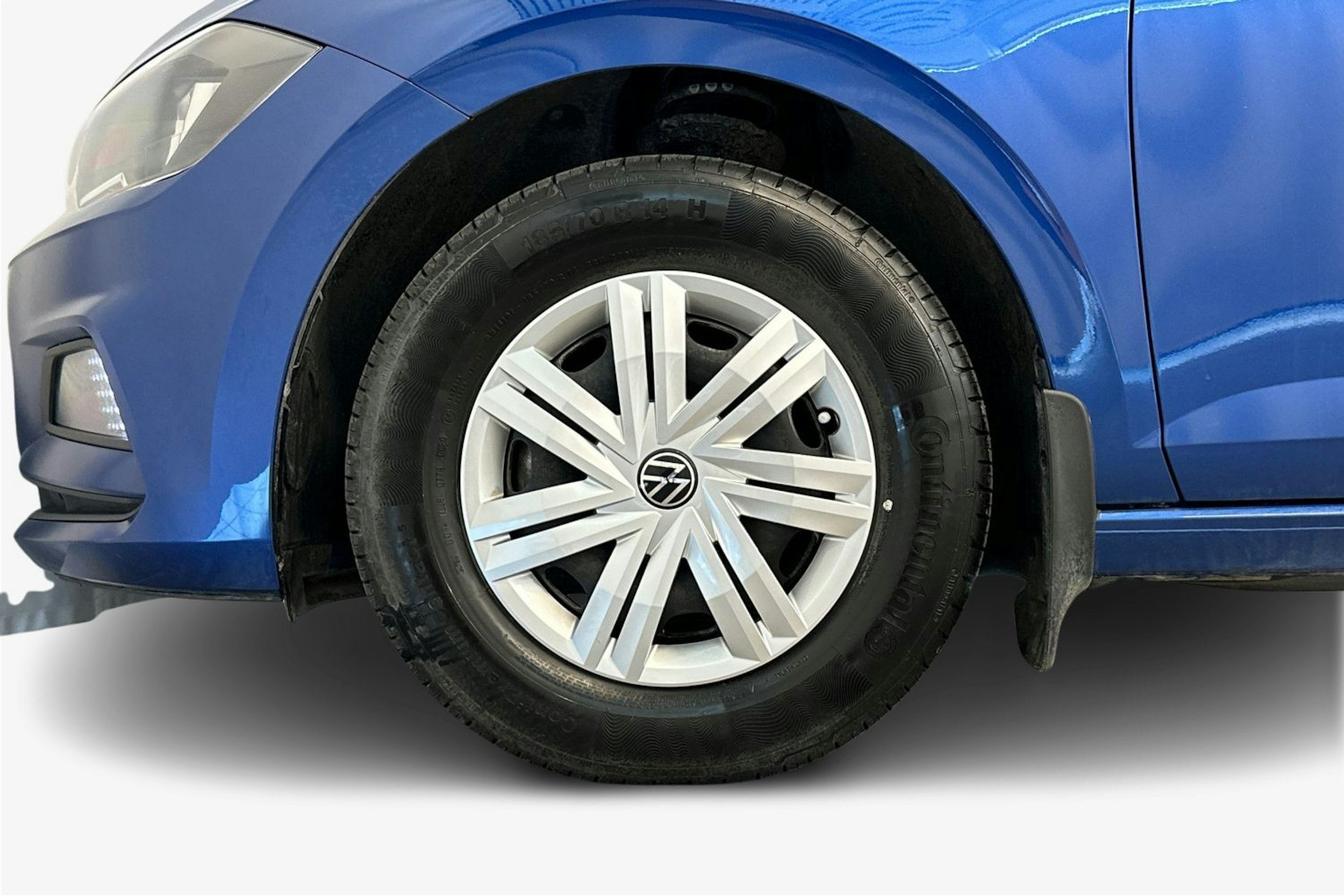 sininen Volkswagen Polo 2021 kuva 11.