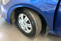 sininen Volkswagen Polo 2021 kuva 13.