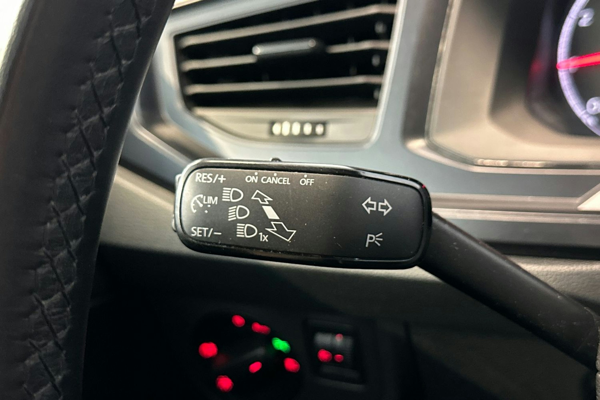 sininen Volkswagen Polo 2021 kuva 18.