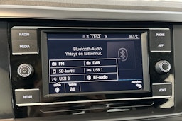 sininen Volkswagen Polo 2021 kuva 22.