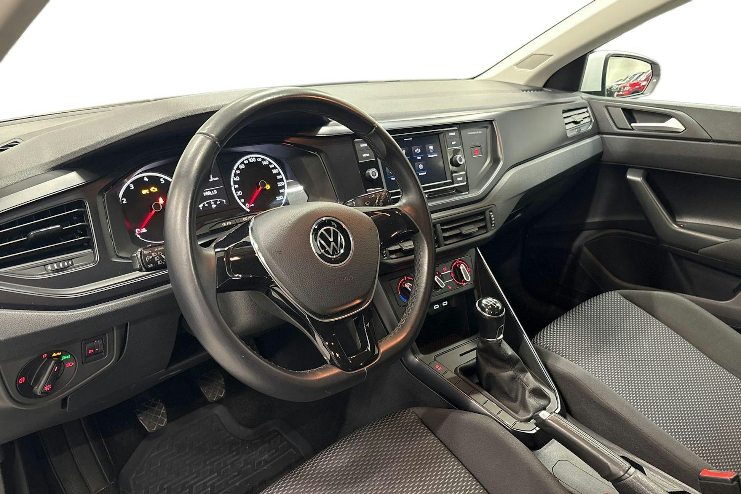 valkoinen Volkswagen Polo 2021 kuva 7.