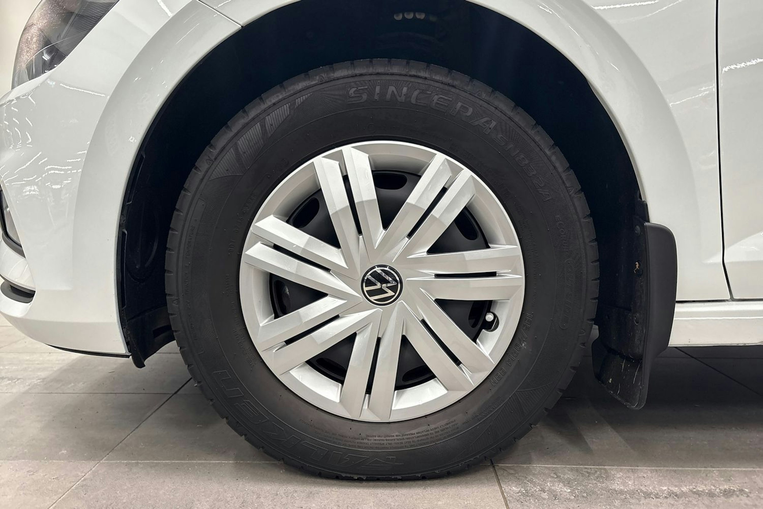 valkoinen Volkswagen Polo 2021 kuva 11.