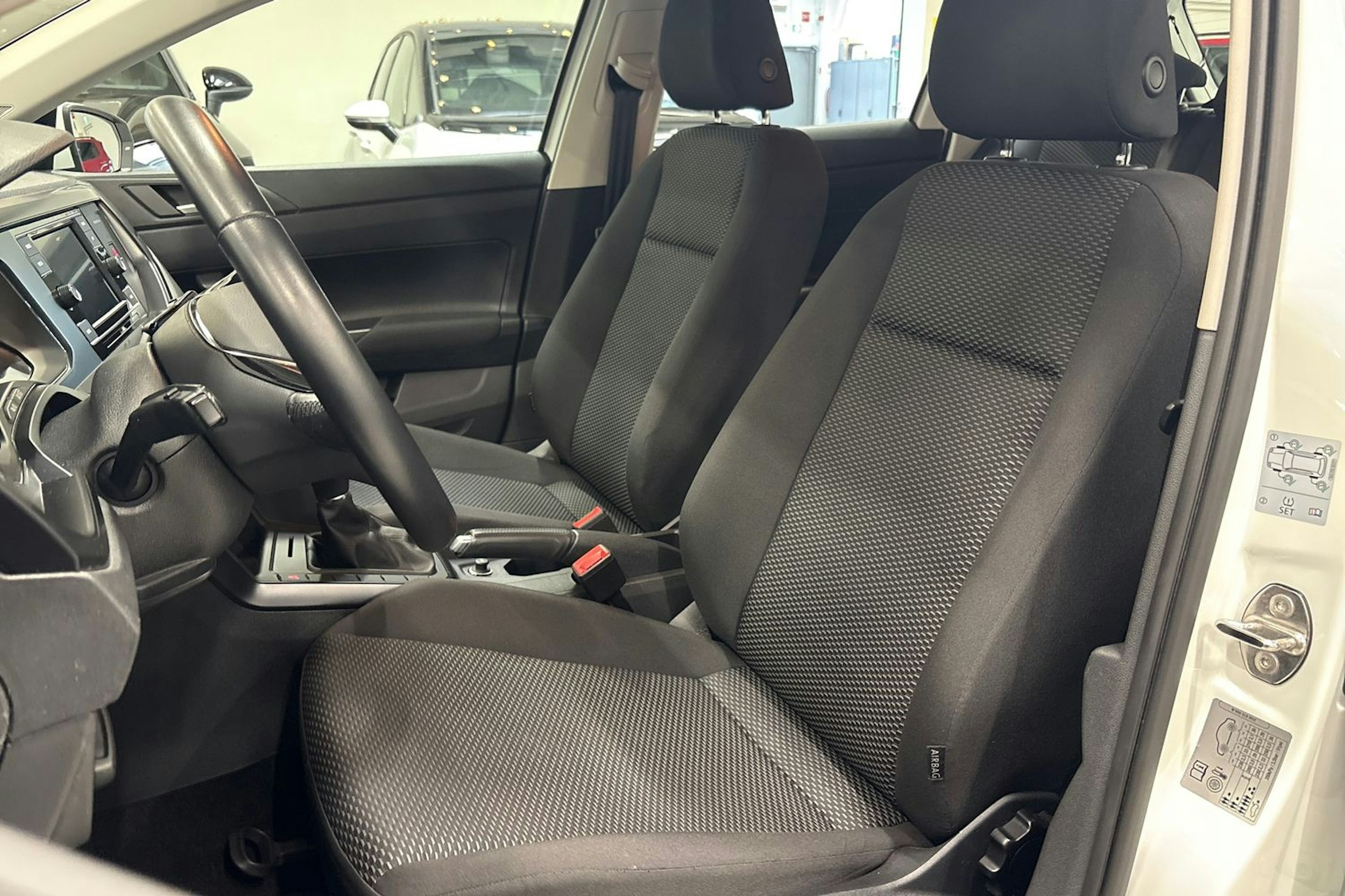 valkoinen Volkswagen Polo 2021 kuva 14.