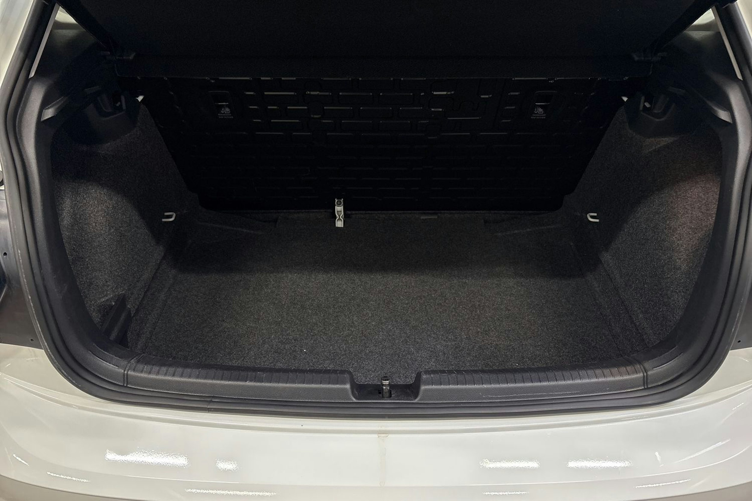 valkoinen Volkswagen Polo 2021 kuva 15.