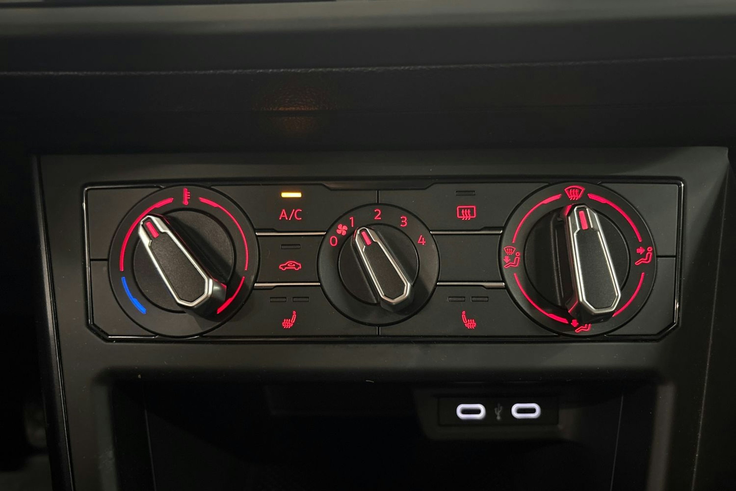 valkoinen Volkswagen Polo 2021 kuva 17.