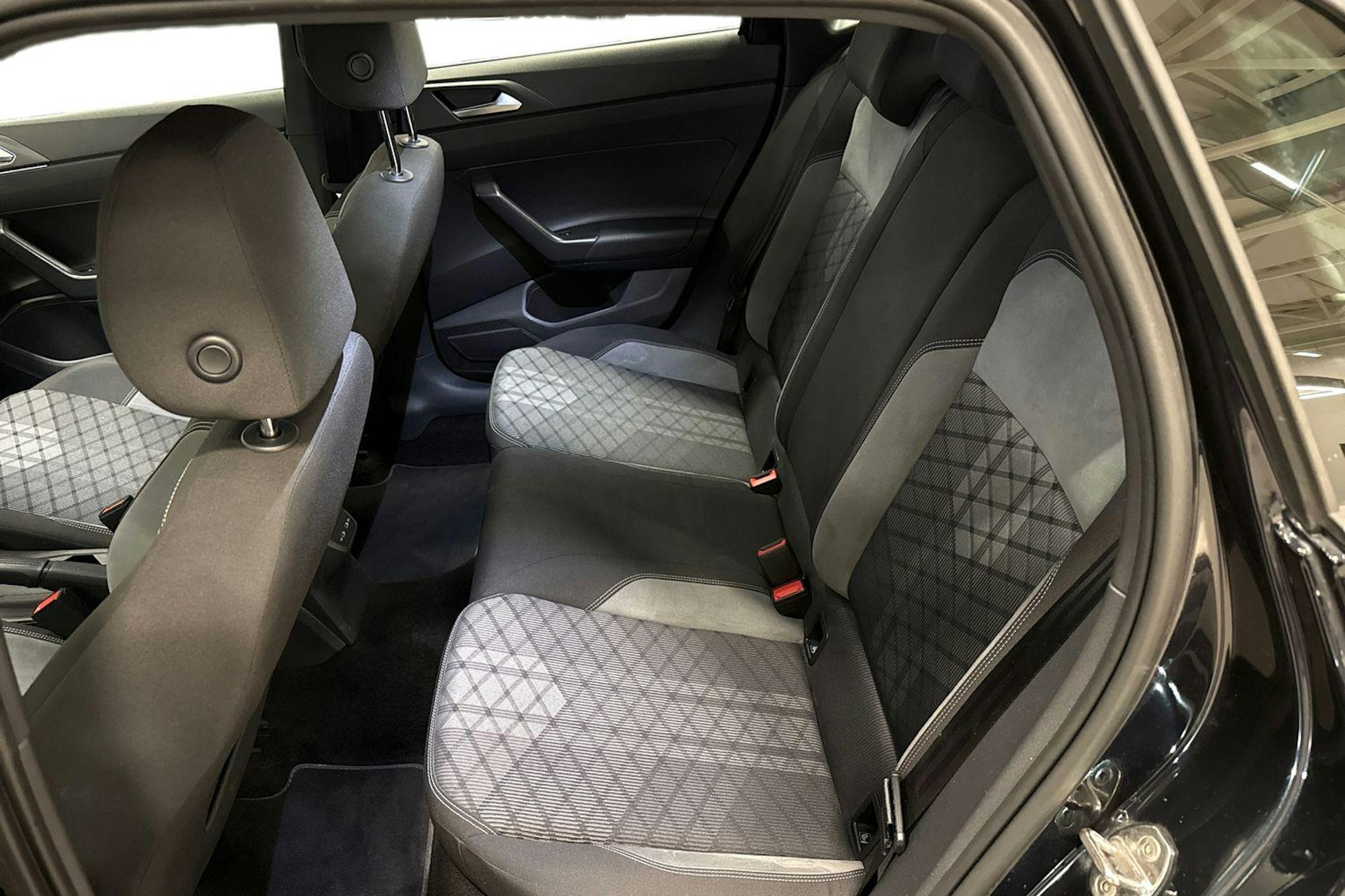 musta Volkswagen Polo 2022 kuva 10.