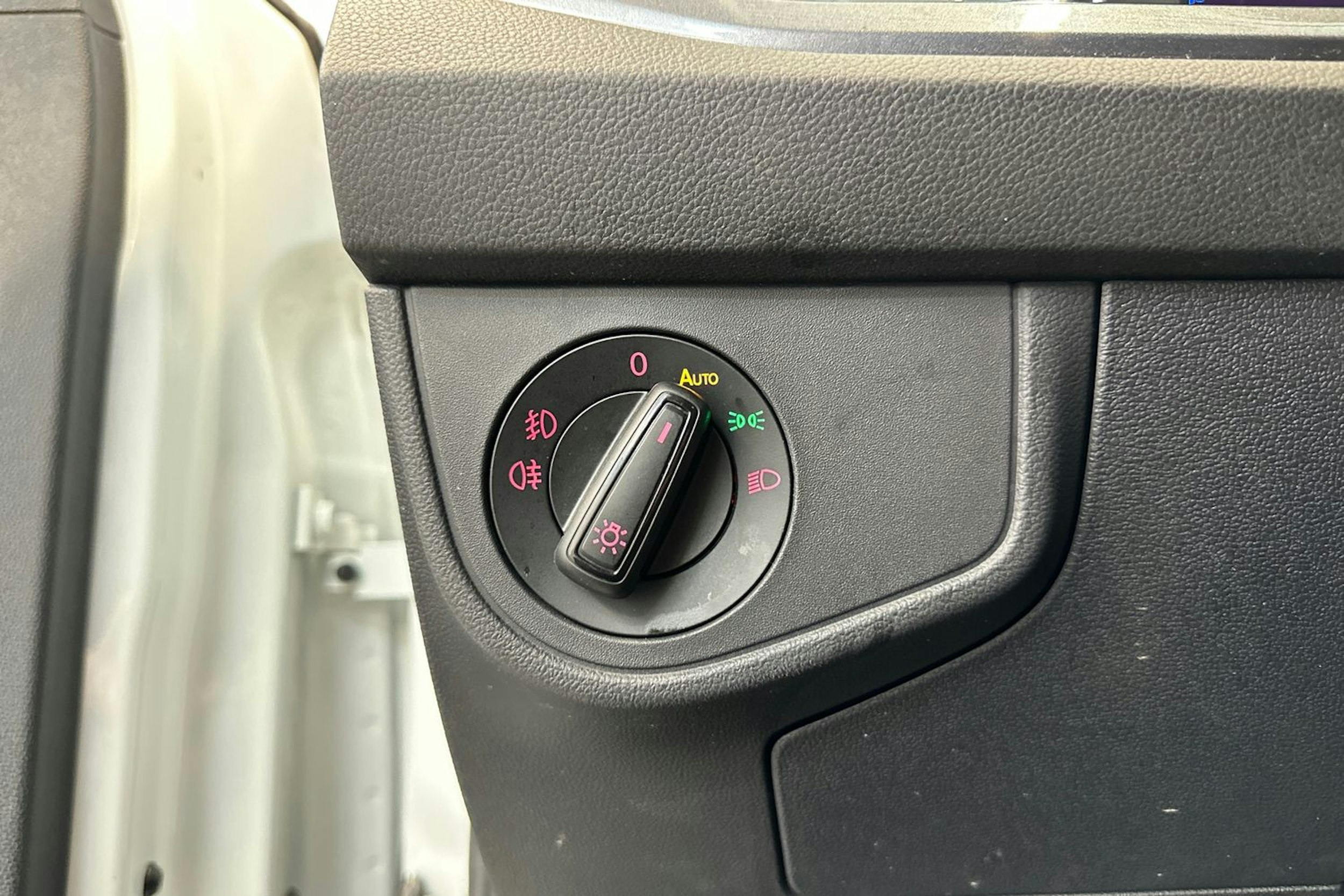 valkoinen Volkswagen Polo 2021 kuva 17.