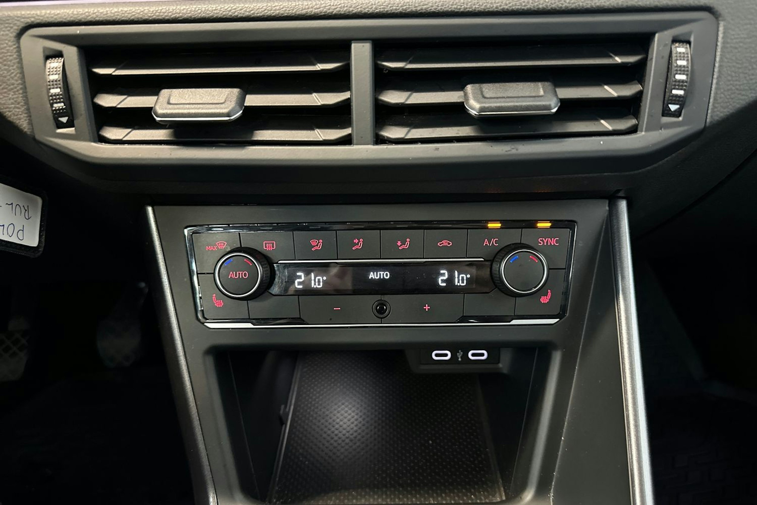 valkoinen Volkswagen Polo 2021 kuva 24.