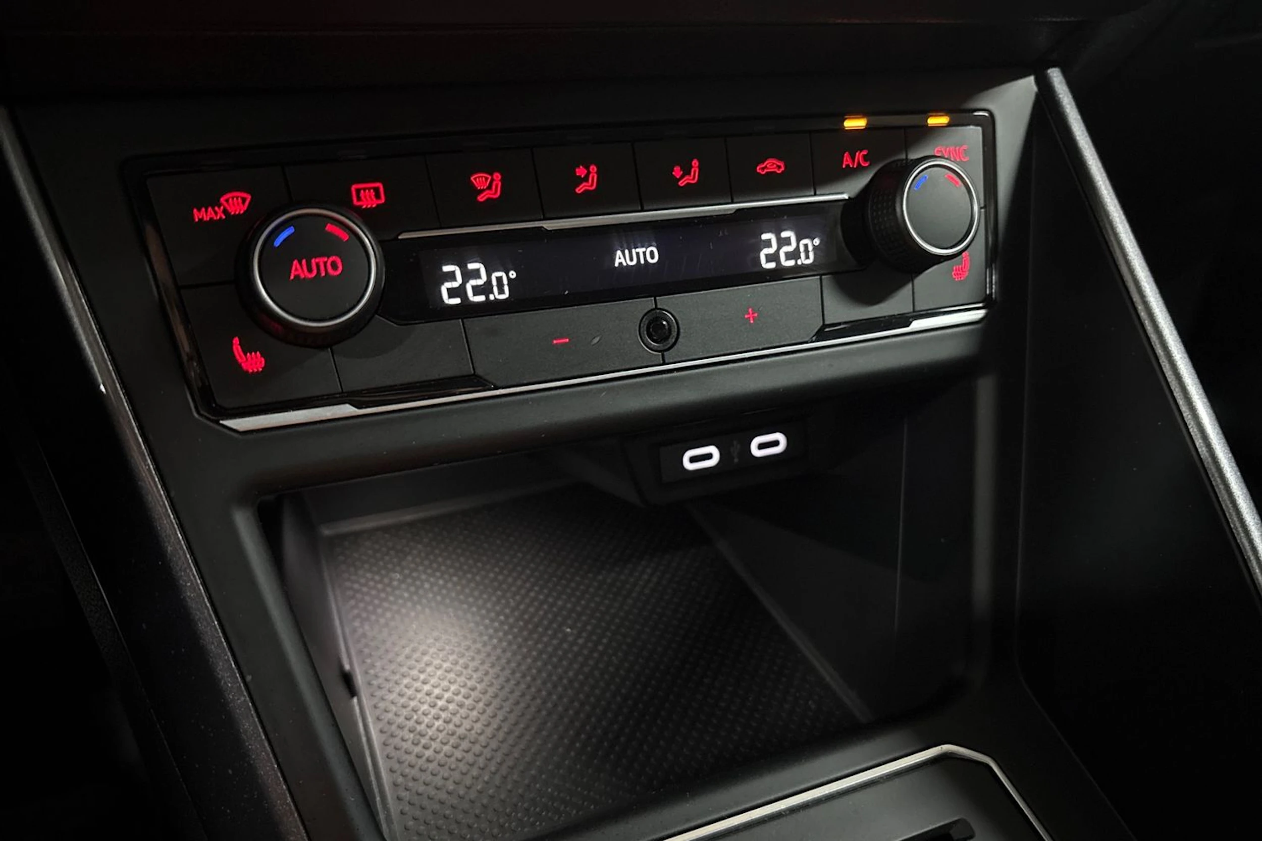 Valkoinen Volkswagen POLO 2021 kuva 18.