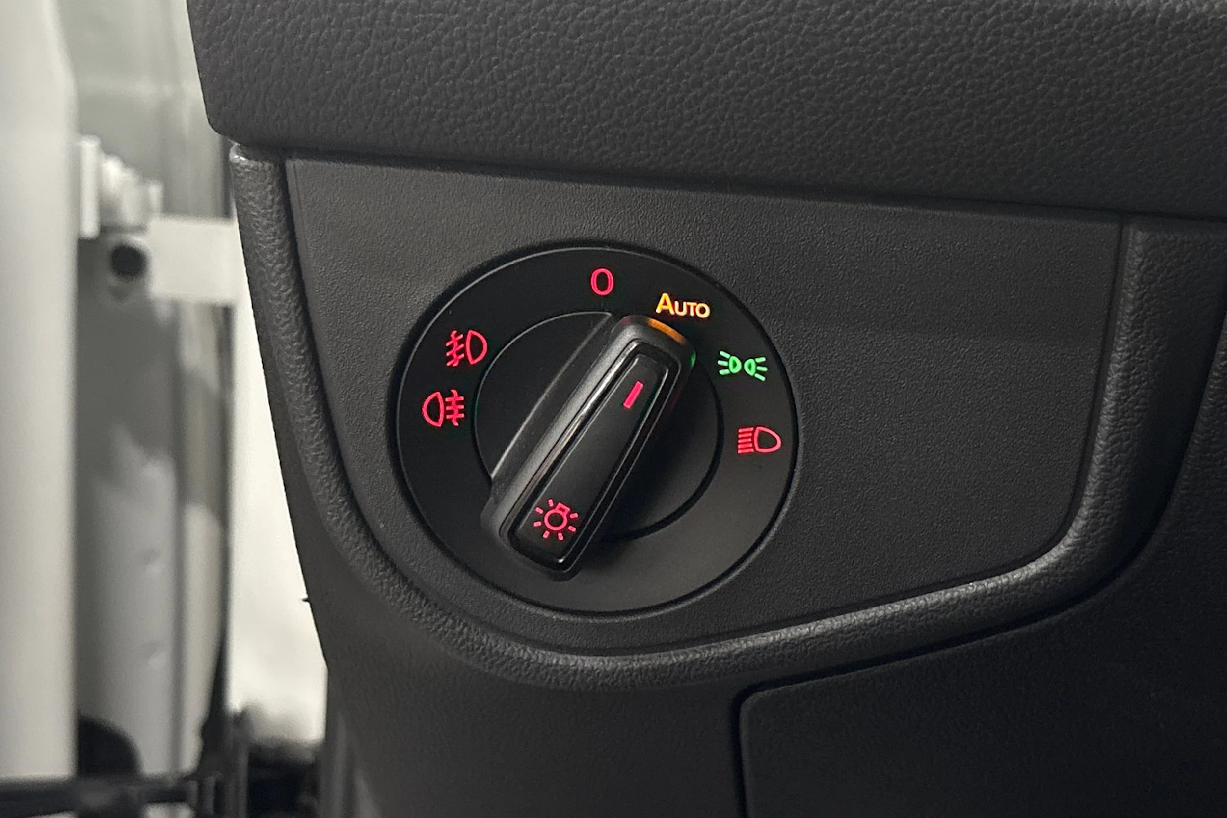 Valkoinen Volkswagen POLO 2021 kuva 20.