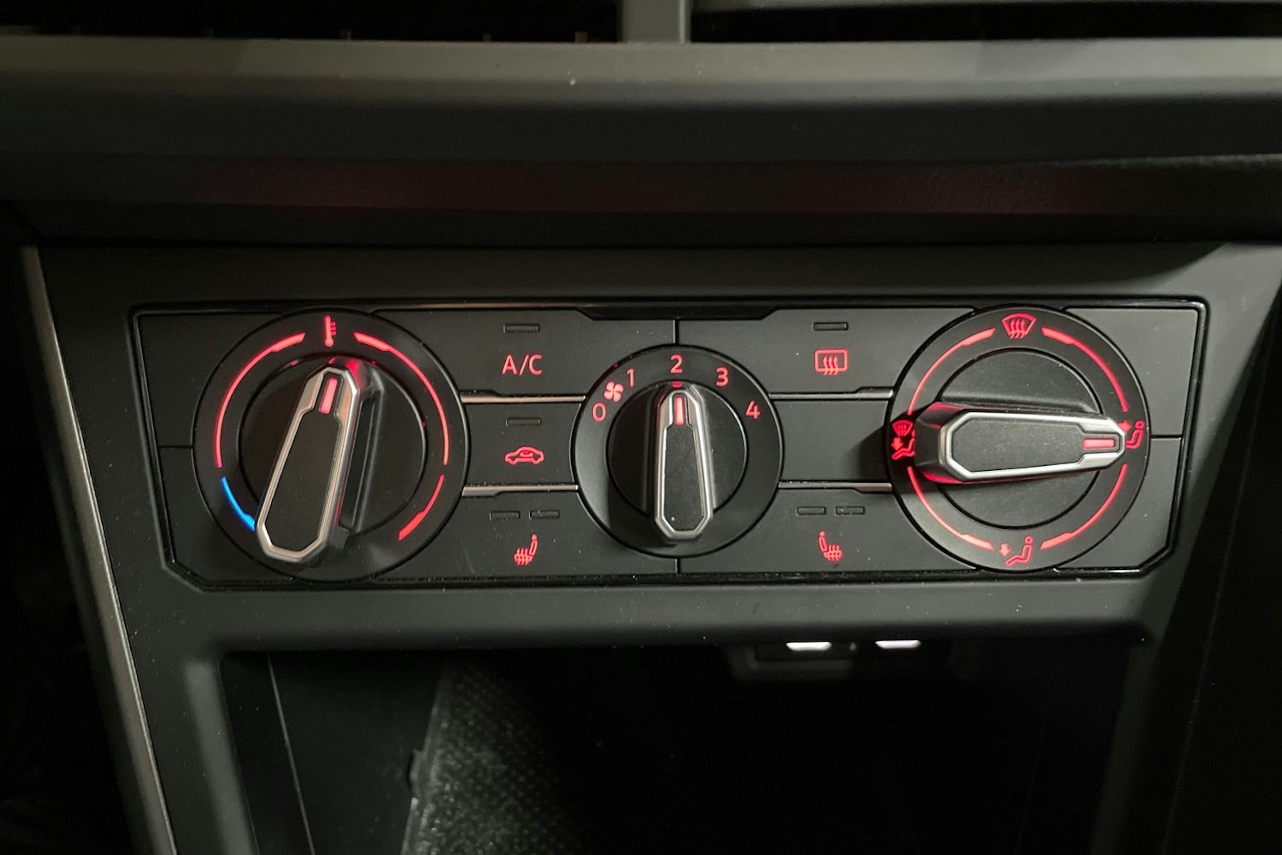 Harmaa Volkswagen POLO 2021 kuva 15.