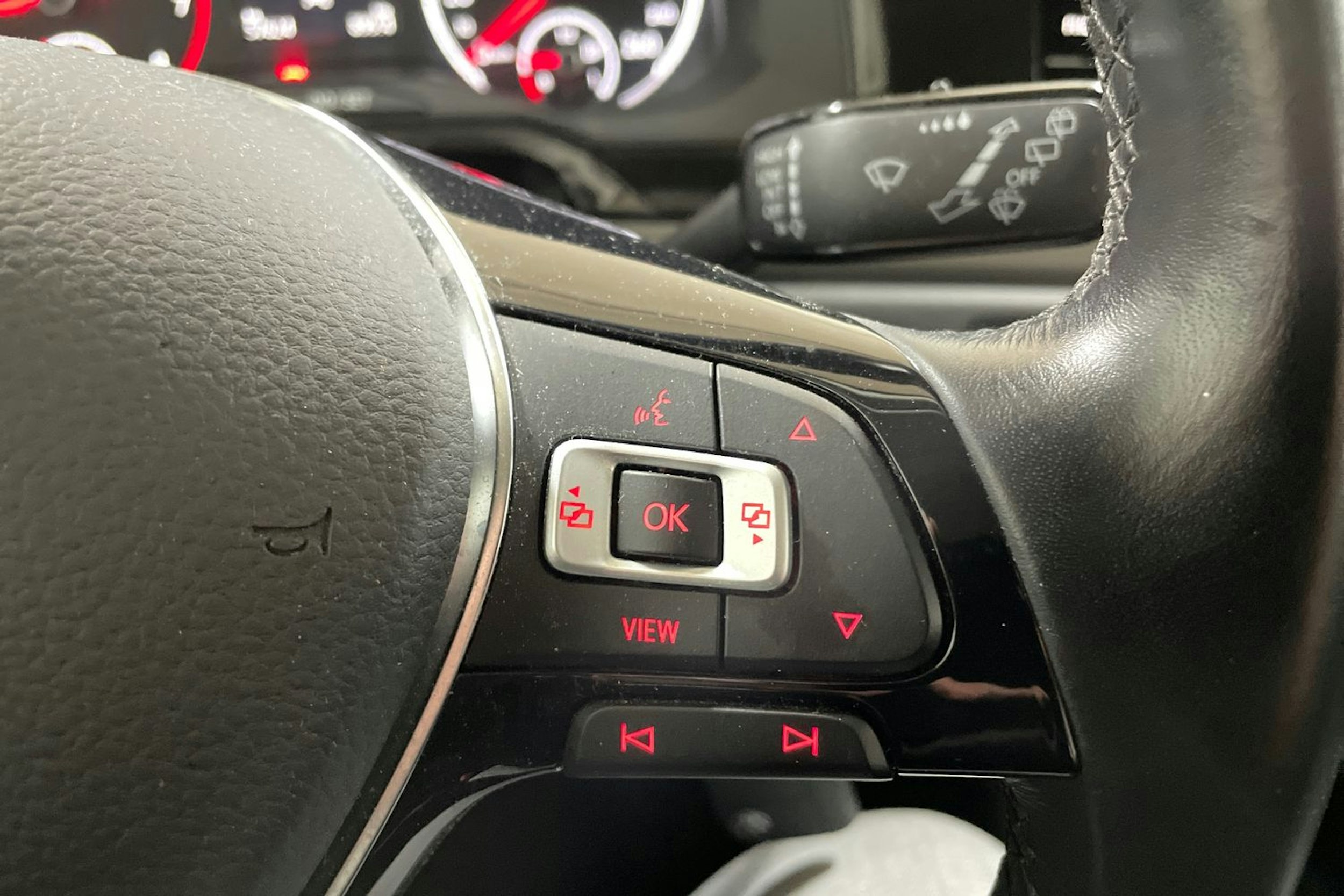 Harmaa Volkswagen POLO 2021 kuva 19.