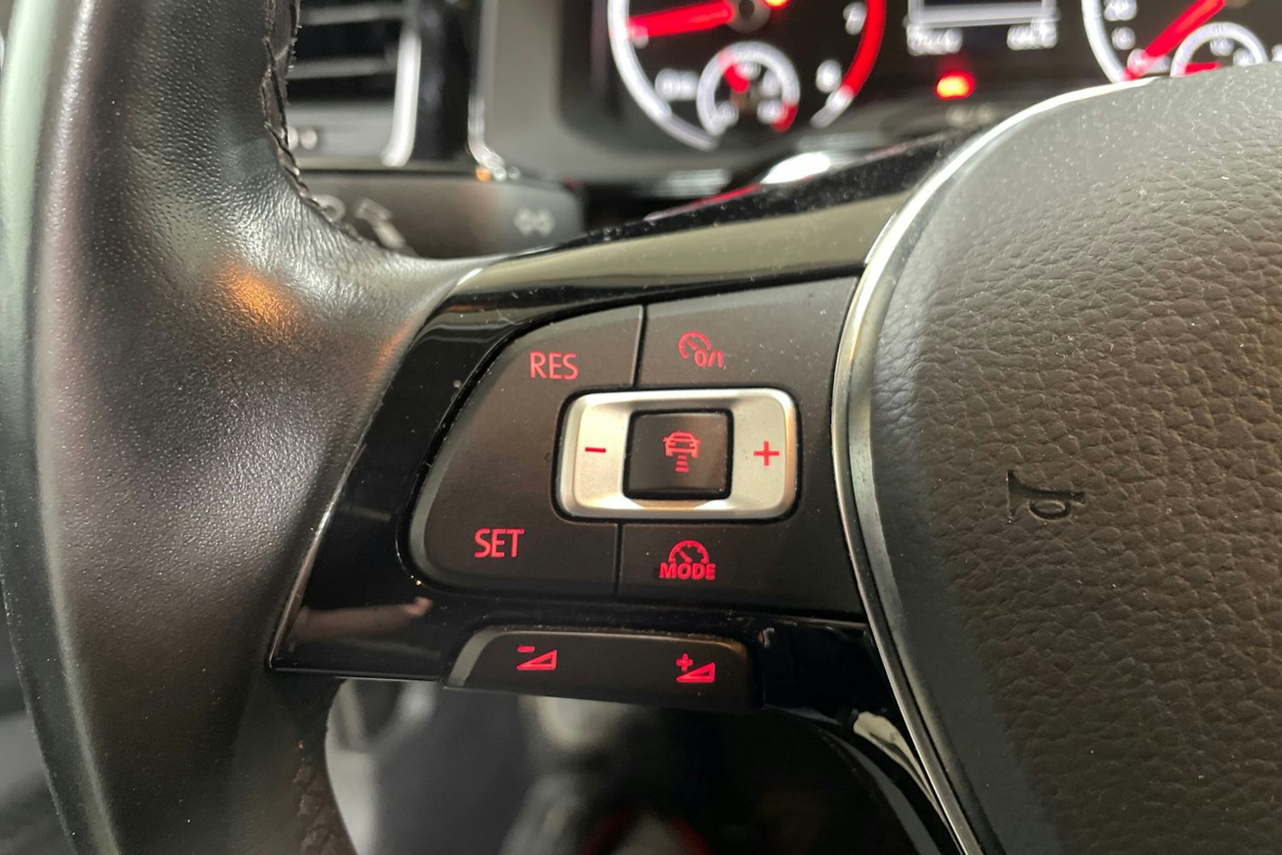 Harmaa Volkswagen POLO 2021 kuva 20.