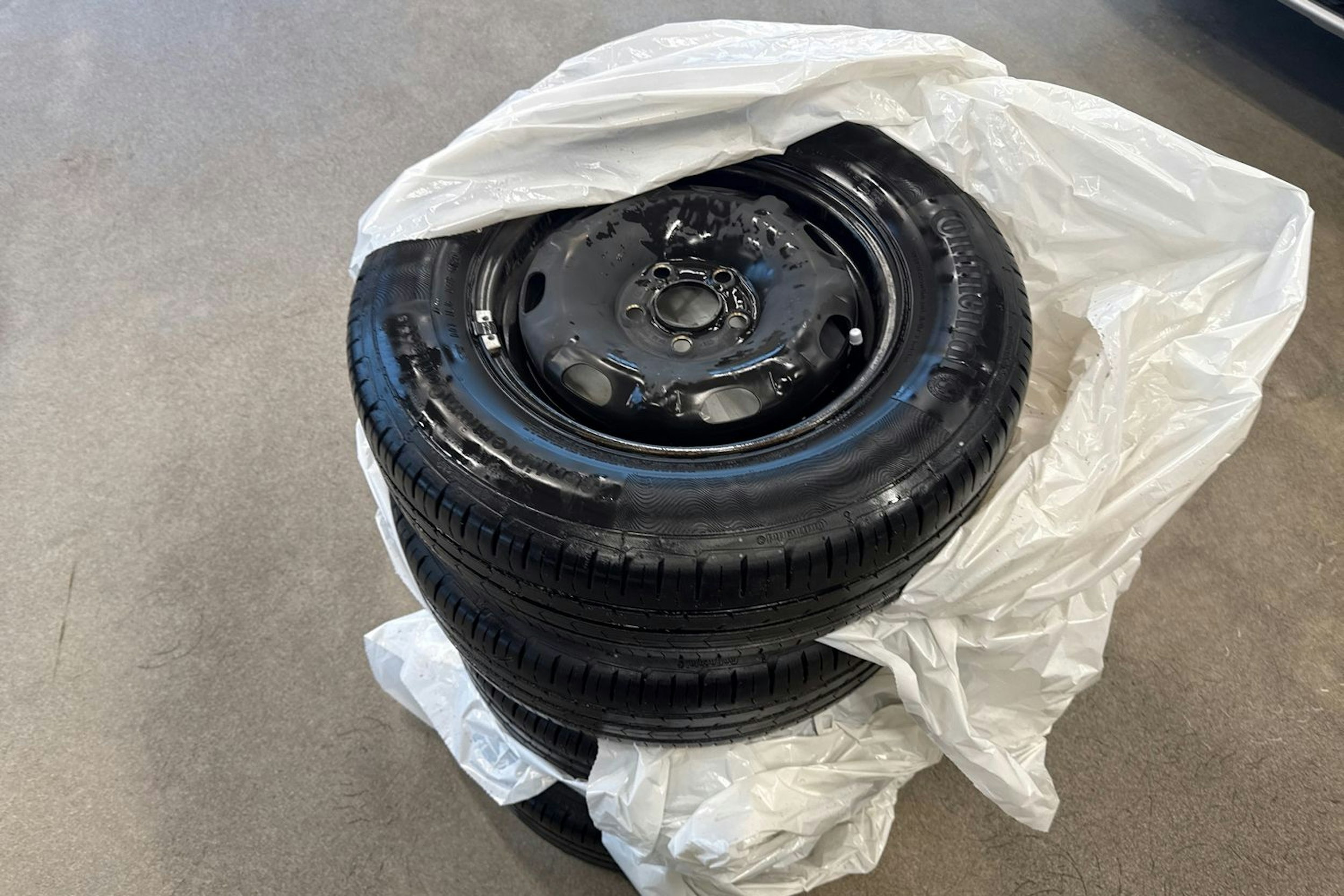 Valkoinen Volkswagen Polo 2021 kuva 15.