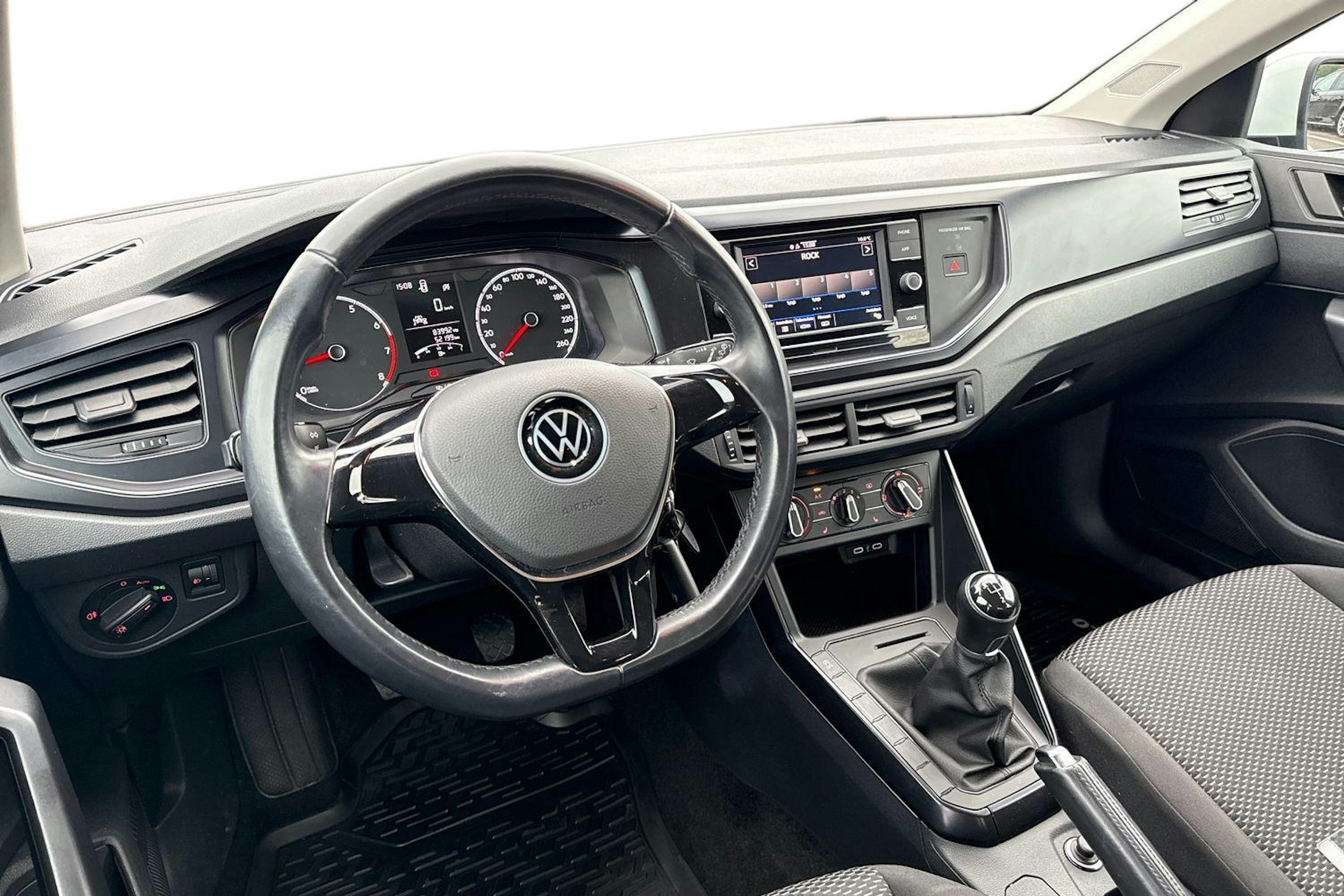 valkoinen Volkswagen Polo 2021 kuva 6.