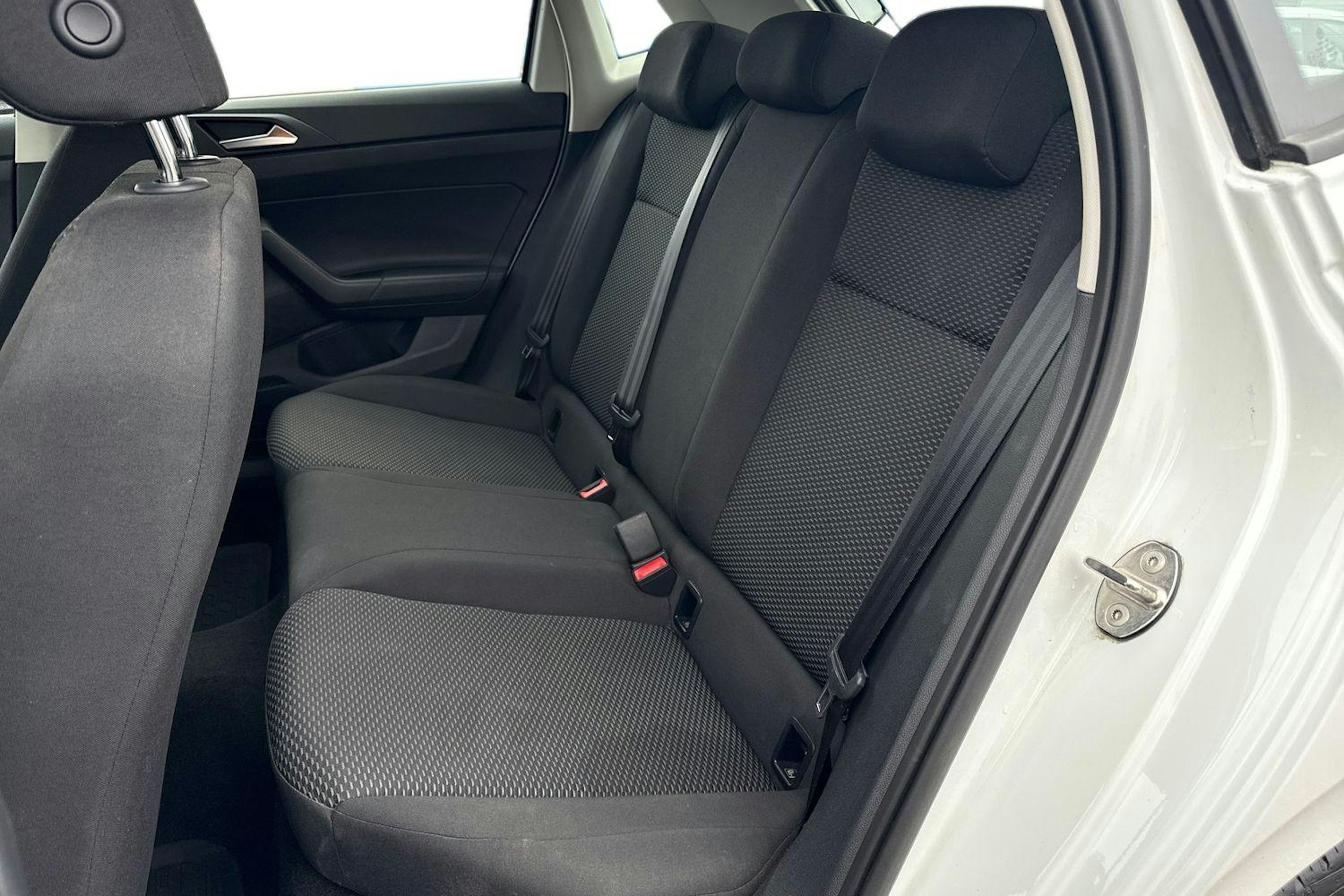 valkoinen Volkswagen Polo 2021 kuva 8.