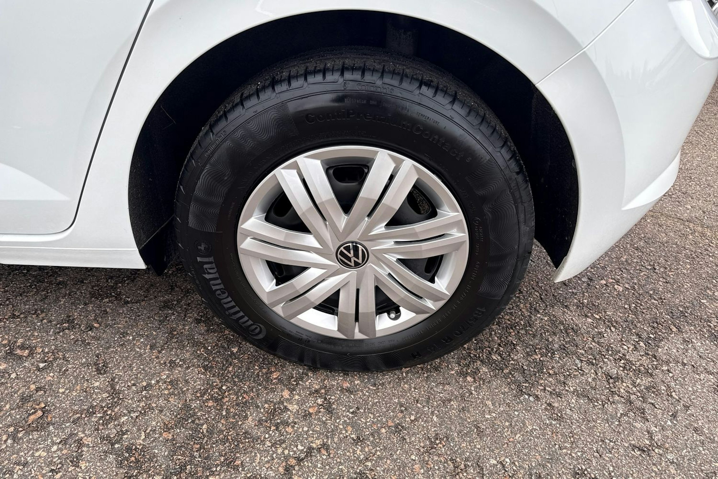 valkoinen Volkswagen Polo 2021 kuva 9.