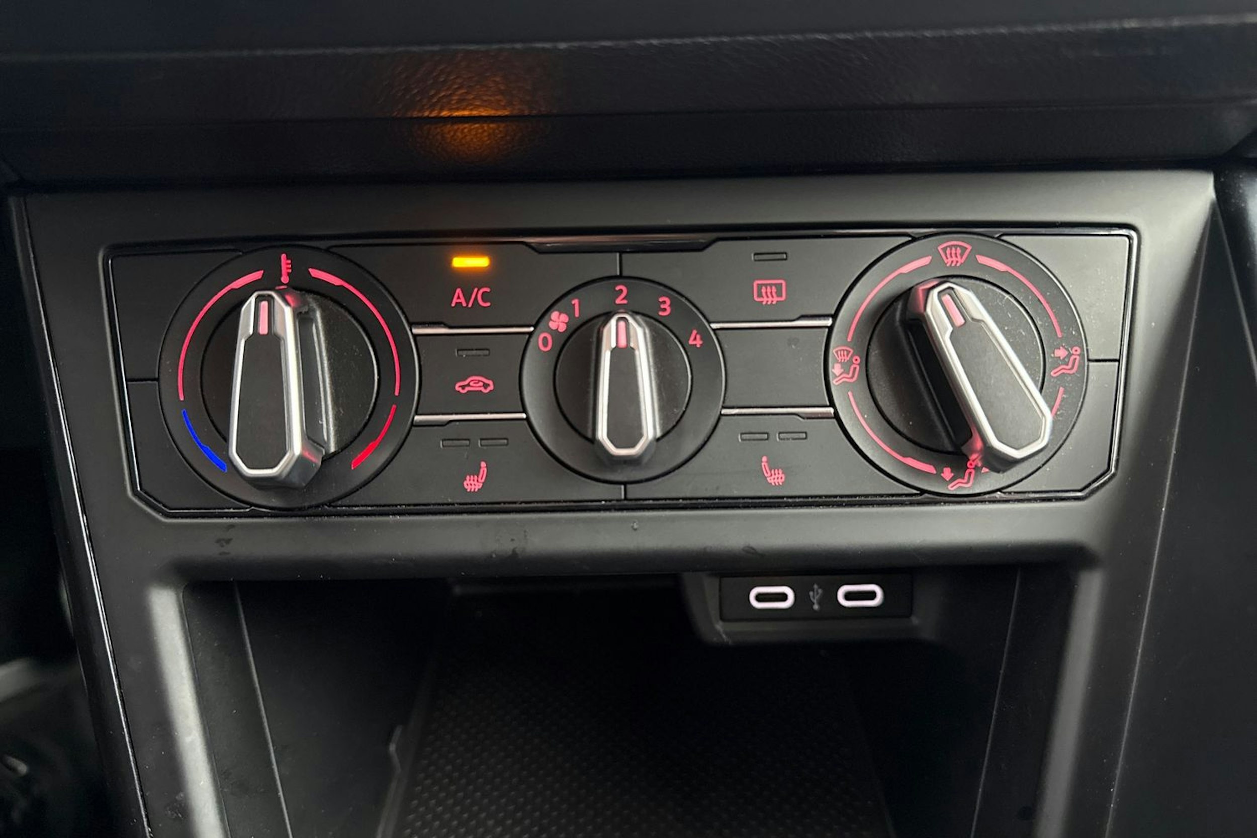 valkoinen Volkswagen Polo 2021 kuva 20.
