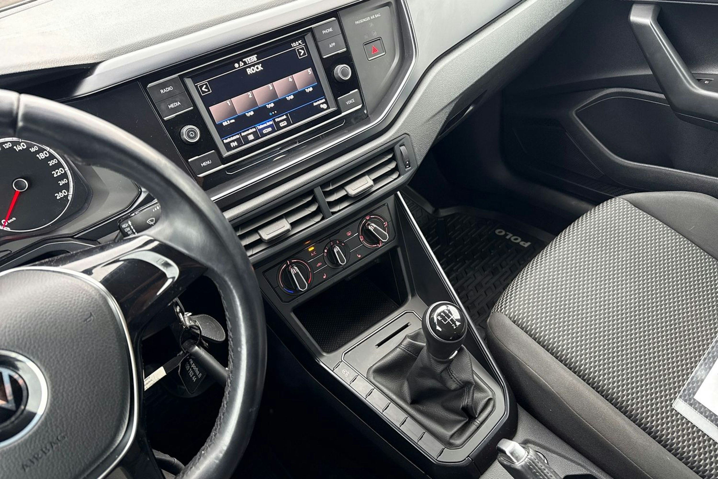 valkoinen Volkswagen Polo 2021 kuva 21.