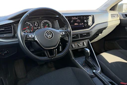 harmaa Volkswagen Polo 2021 kuva 3.